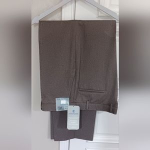 NEW W/tags Levi Strauss & Co action dress slacks. Nice taupe brown. 42Wx32L